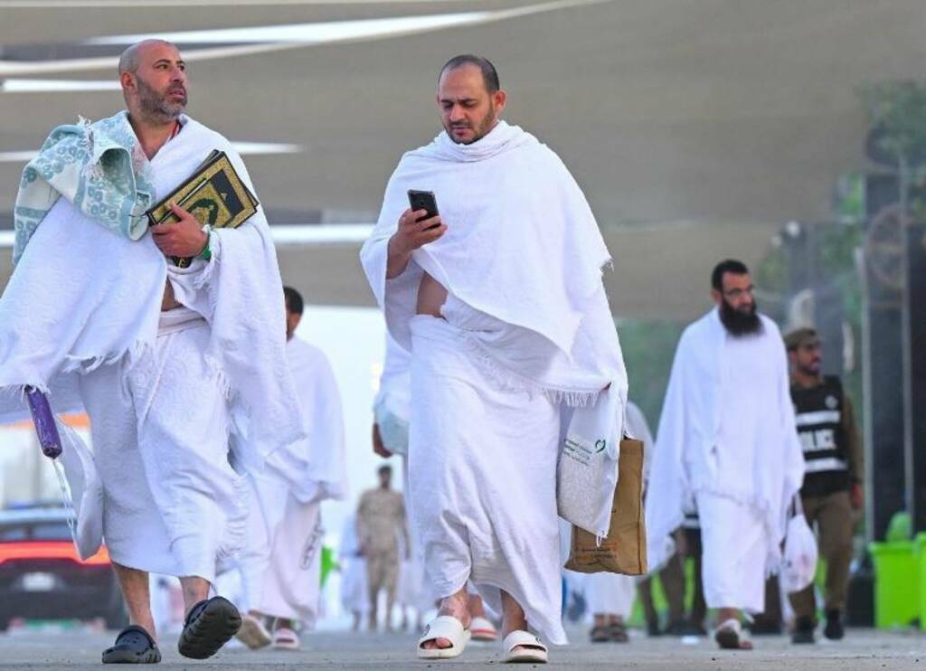 توافد حجاج بيت الله الحرام