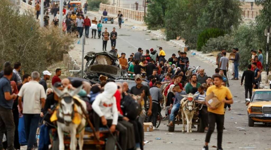 سكان قطاع غزة في طريقهم إلى جنوب القطاع