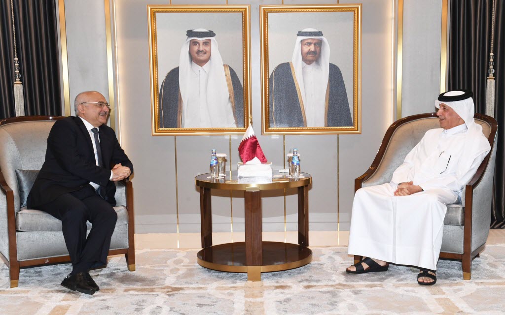 خلال لقاء وزير قطر مع السفير الأذربيجاني