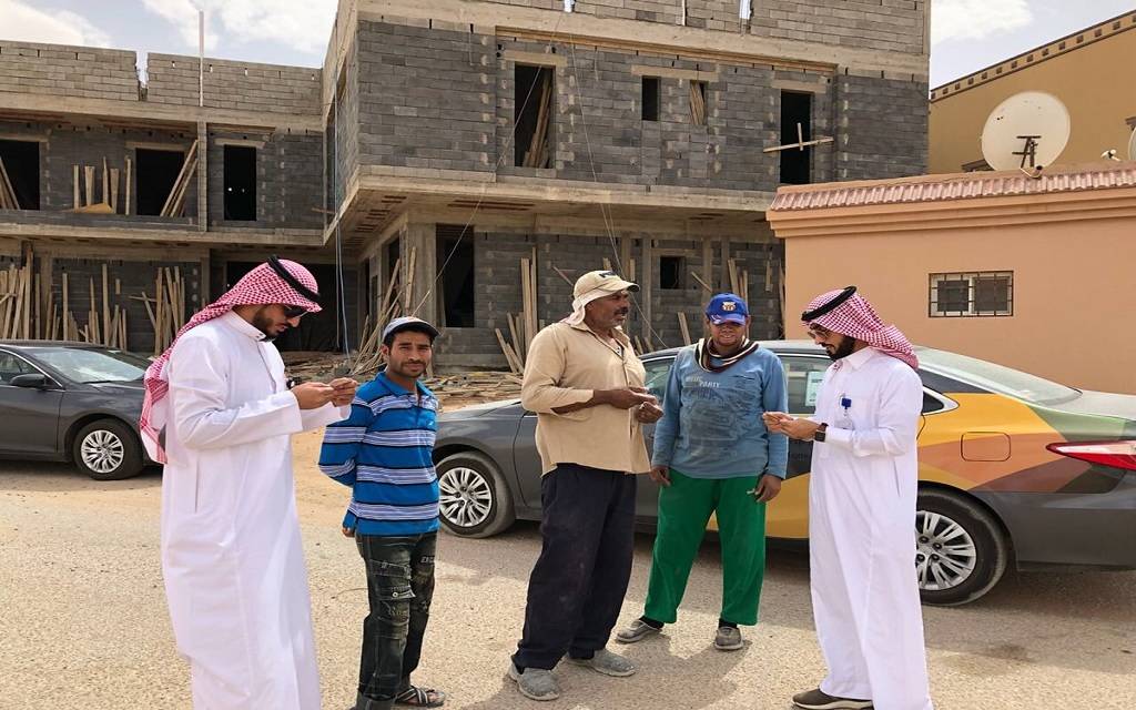 جانب من الحملات التفتيشية على مواقع العمل - أرشيفية