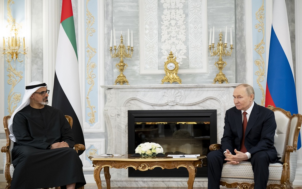 الشيخ خالد بن محمد بن زايد آل نهيان ولي عهد أبوظبي وفلاديمير بوتين رئيس روسيا الاتحادية