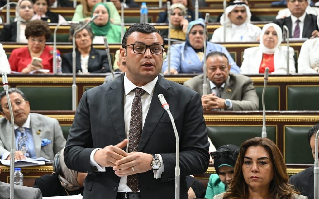 المهندس شريف الشربيني وزير الإسكان والمرافق والمجتمعات العمرانية المصري