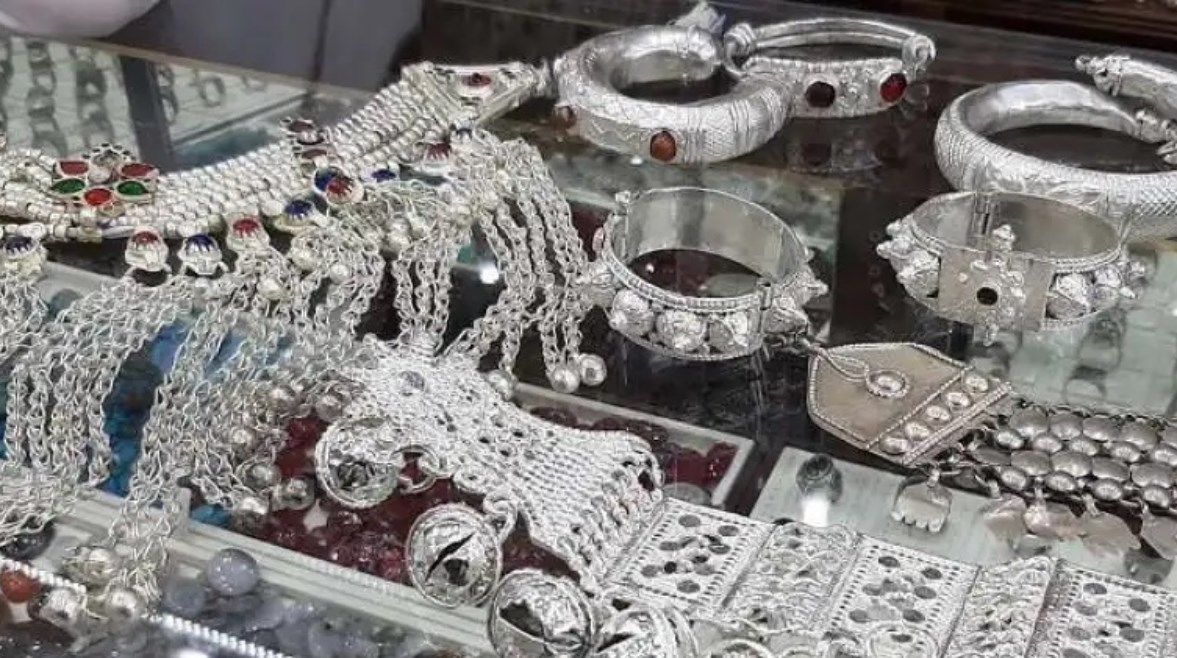 مشغولات فضية
