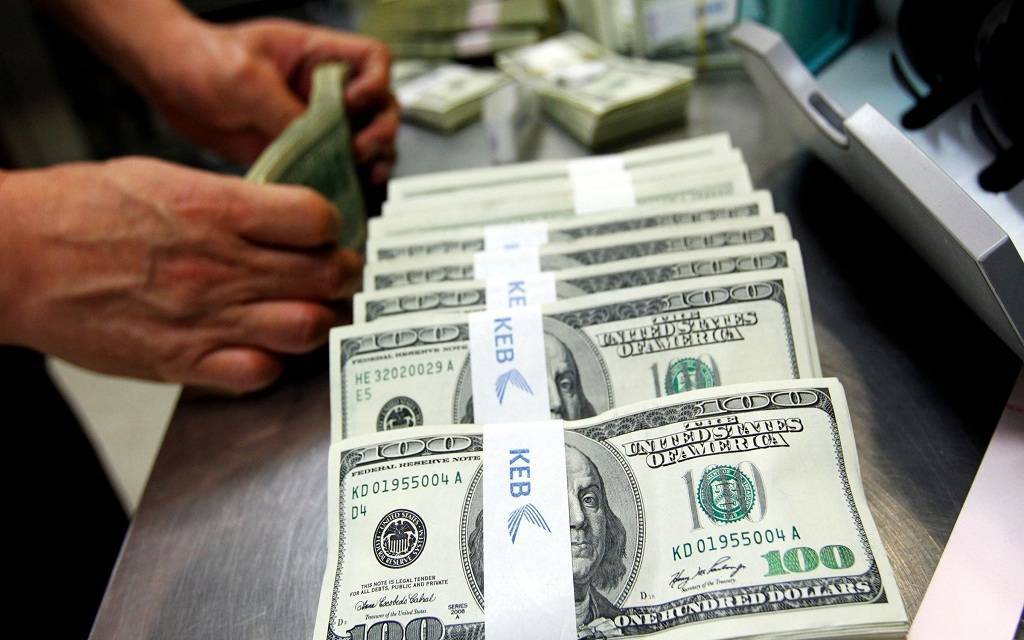 نقود ورقية فئة 100 دولار أمريكي - أرشيفية