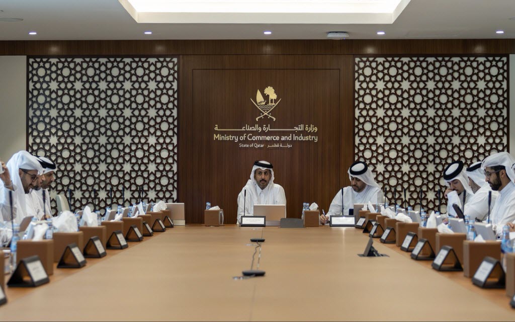 خلال اجتماع وزير التجارة والصناعة القطري