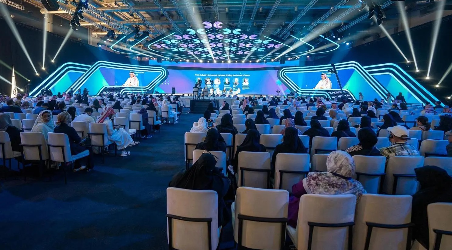 جانب من الحضور