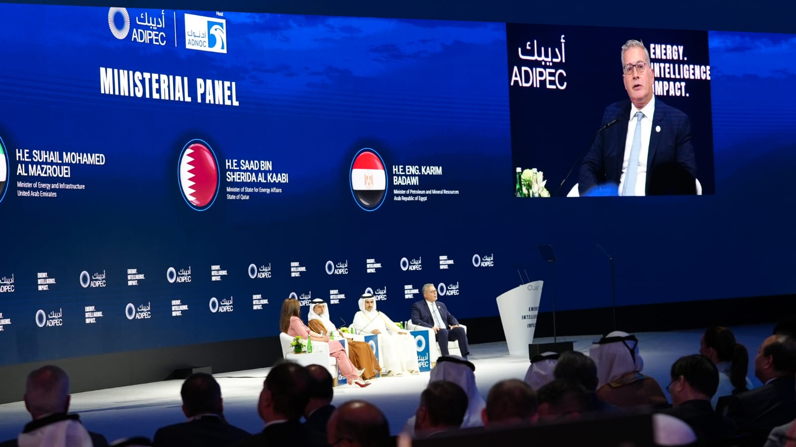 وزير البترول خلال مشاركته في جلسة بالمعرض